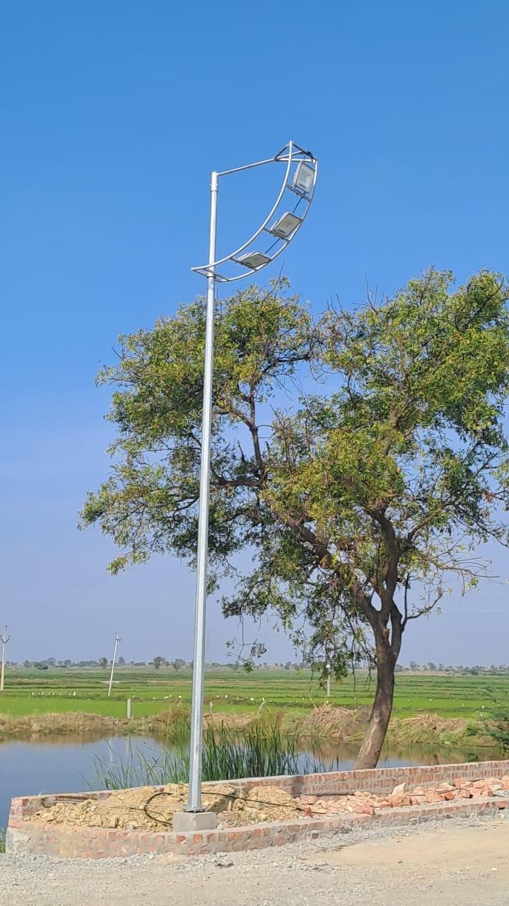 Solar street and garden lighting installation 3